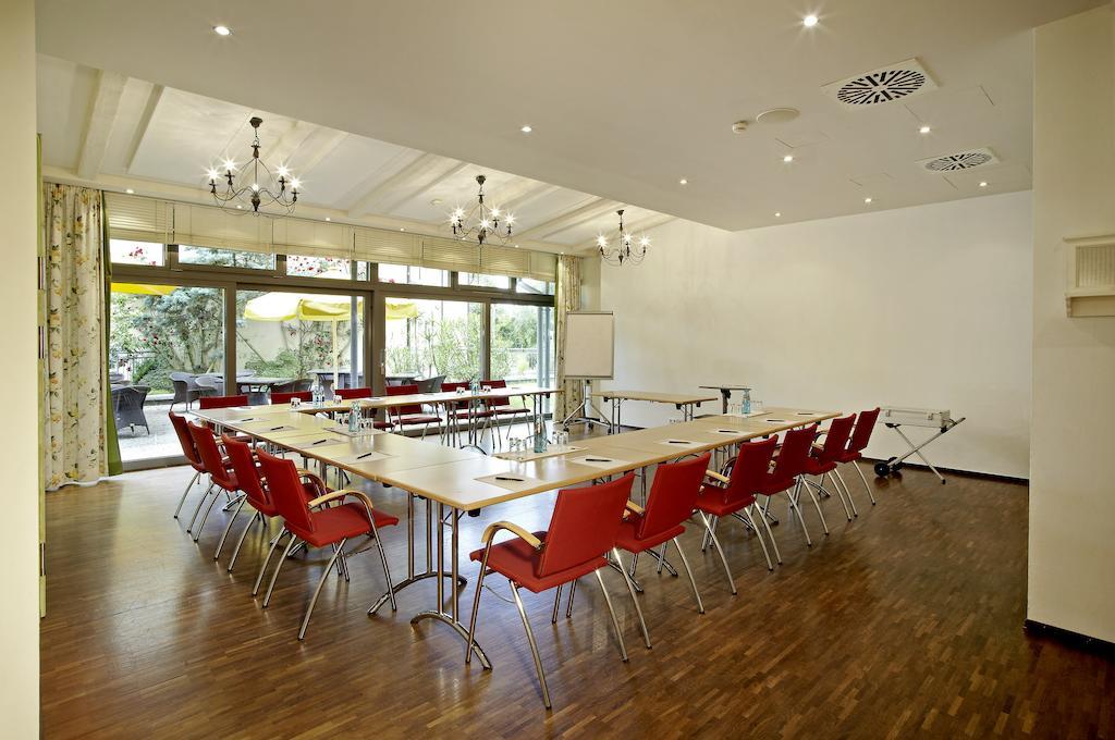 Hotel Hirschen In Freiburg-lehen 4*